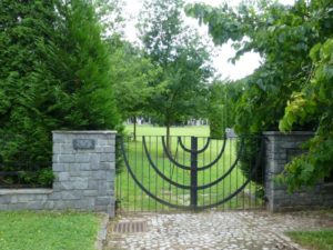 Jewish cemetery (U Cviciste Nos. 12/2070, Trainingsgelande)
