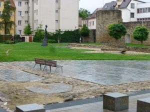 Gustav Mahler park (Benesova street, Obere Sacher Gasse)